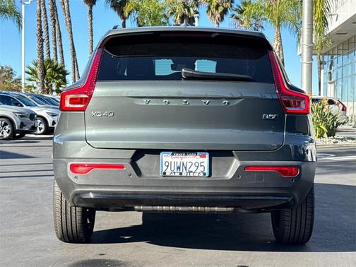 2026 Volvo XC40 B5 Core