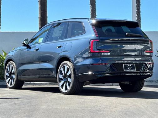 2025 Volvo EX90 Twin Motor Performance Ultra 6-Seater