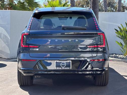 2025 Volvo EX90 Twin Motor Performance Ultra 6-Seater