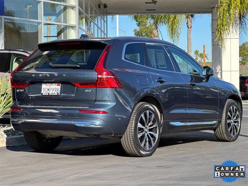 2023 Volvo XC60 B5 Plus Bright Theme