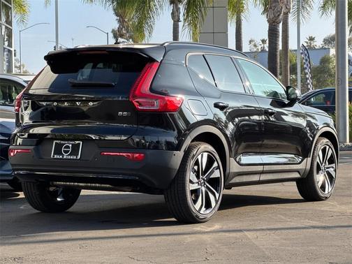 2026 Volvo XC40 B5 Ultra