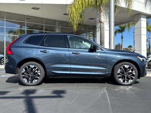 2026 Volvo XC60 B5 Ultra