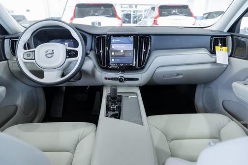 2025 Volvo XC60 Plug-In Hybrid T8 Plus