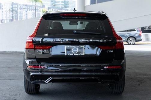 2025 Volvo XC60 Plug-In Hybrid T8 Plus