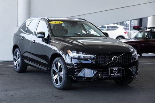 2025 Volvo XC60 Plug-In Hybrid T8 Plus