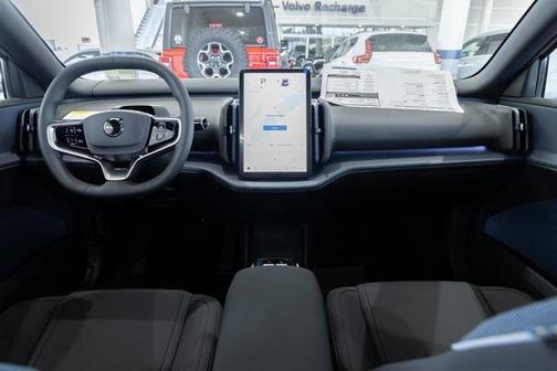 2025 Volvo EX30 Twin Motor Plus