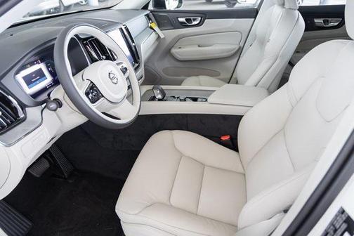 2025 Volvo XC60 Plug-In Hybrid T8 Plus