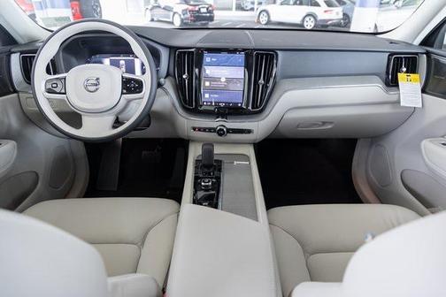 2025 Volvo XC60 Plug-In Hybrid T8 Plus