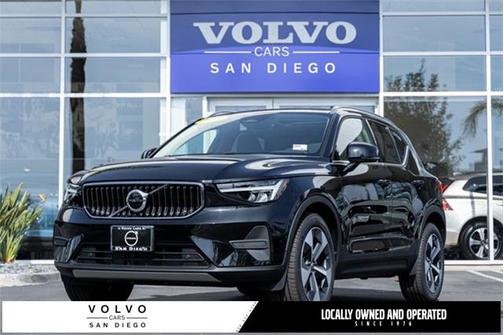2025 Volvo XC40 B5 Core Bright Theme