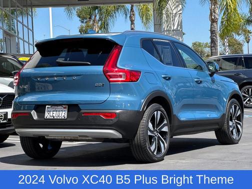 Fjord Blue Metallic 2024 Volvo XC40 B5 Plus Bright Theme
