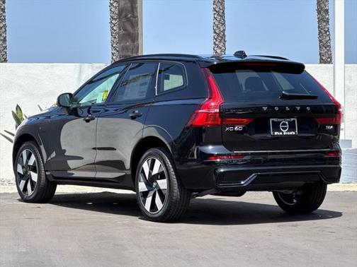 2025 Volvo XC60 Plug-In Hybrid T8 Plus