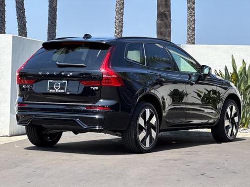2025 Volvo XC60 Plug-In Hybrid T8 Plus