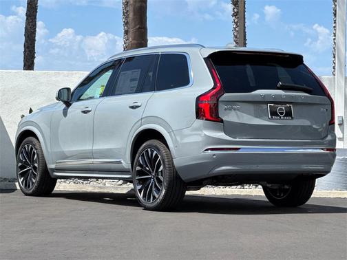 2026 Volvo XC90 B6 Plus 6-Seater