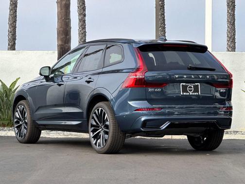 2026 Volvo XC60 B5 Ultra