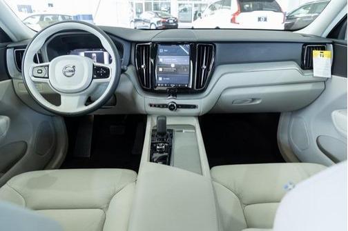 2025 Volvo XC60 Plug-In Hybrid T8 Plus