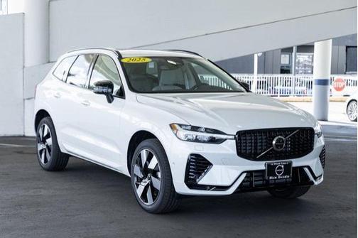 2025 Volvo XC60 Plug-In Hybrid T8 Plus