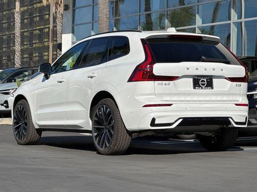 2026 Volvo XC60 B5 Ultra