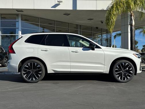 2026 Volvo XC60 B5 Ultra