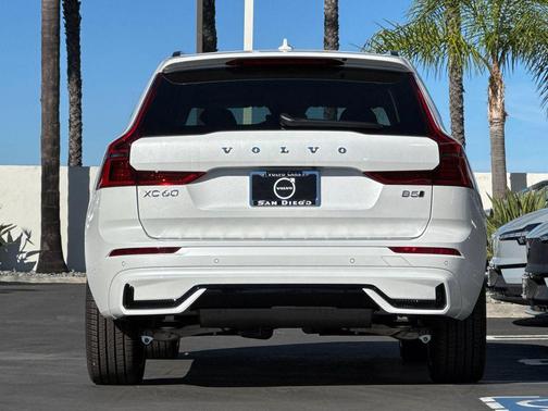 2026 Volvo XC60 B5 Ultra