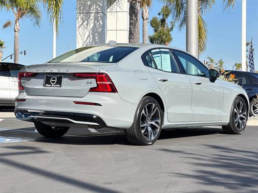 2025 Volvo S60 B5 Core