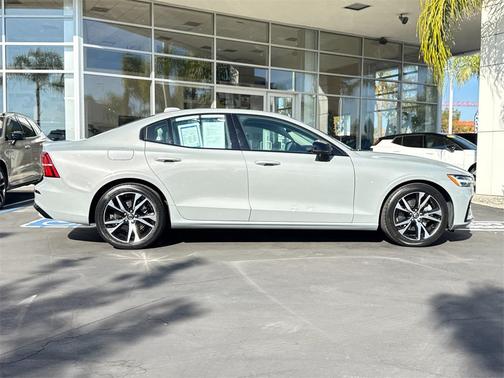 2025 Volvo S60 B5 Core