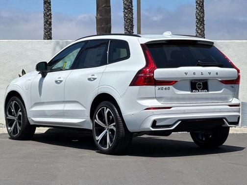 2025 Volvo XC60 Plug-In Hybrid T8 Ultra