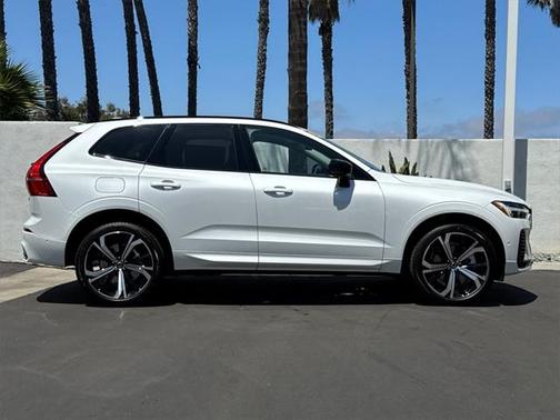 2025 Volvo XC60 Plug-In Hybrid T8 Ultra