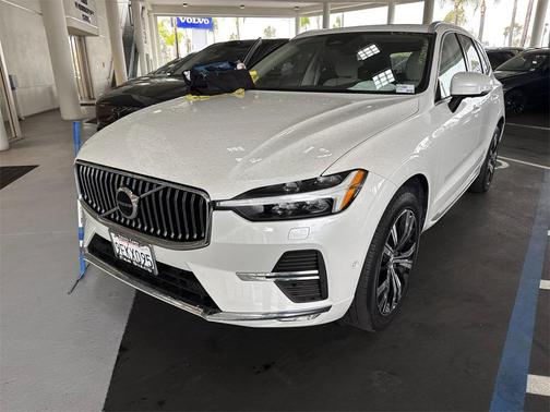 2023 Volvo XC60 B5 Plus Bright Theme