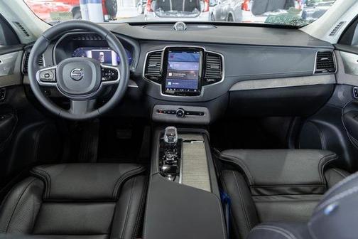 2023 Volvo XC90 Recharge Plug-In Hybrid T8 Ultimate 6-Seater