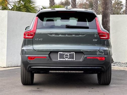 2026 Volvo XC40 B5 Plus