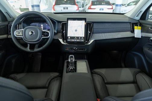 2025 Volvo XC90 B6 Ultra