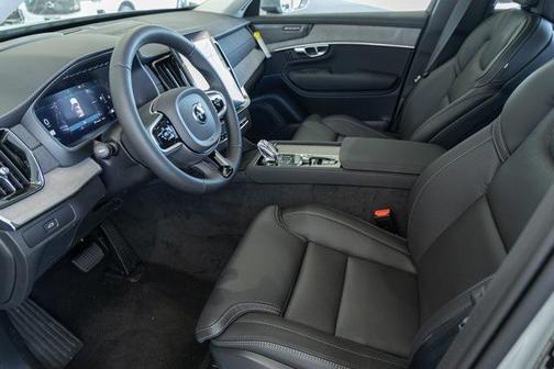 2025 Volvo XC90 B6 Ultra