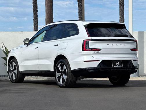 2025 Volvo EX90 Twin Motor Performance Plus 6-Seater