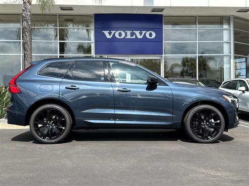 2026 Volvo XC60 B5 Ultra Black Edition