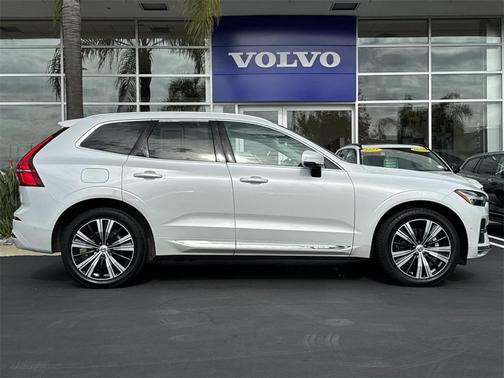 2023 Volvo XC60 B5 Plus Bright Theme