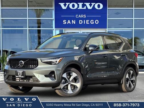 2026 Volvo XC40 B5 Plus