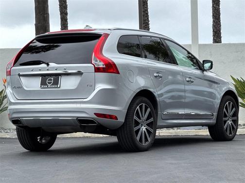 2016 Volvo XC60 T5 Drive-E Premier