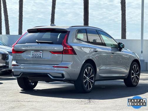 2023 Volvo XC60 B5 Plus Dark Theme