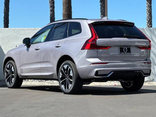 2026 Volvo XC60 B5 Ultra