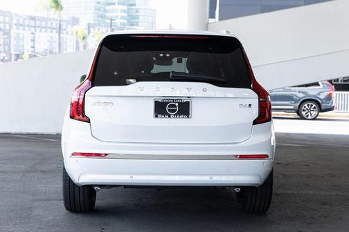2025 Volvo XC90 B6 Core
