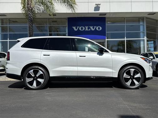 2025 Volvo EX90 Twin Motor Plus