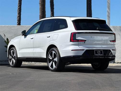2025 Volvo EX90 Twin Motor Plus