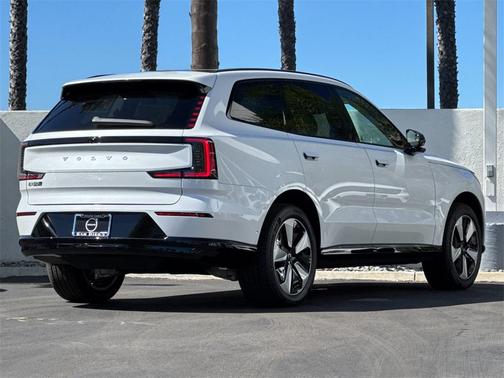 2025 Volvo EX90 Twin Motor Plus