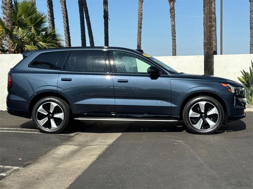 2025 Volvo EX90 Twin Motor Plus