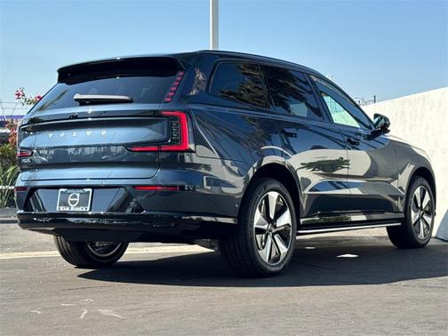 2025 Volvo EX90 Twin Motor Plus