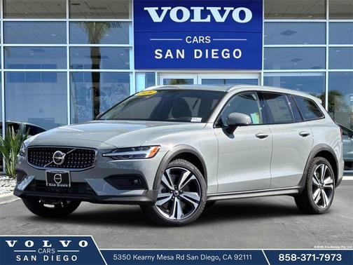 2026 Volvo V60 Cross Country Plus, B5 AWD Gas (mild hybrid)