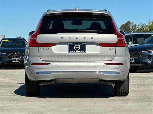 2023 Volvo XC60 B5 Plus Bright Theme