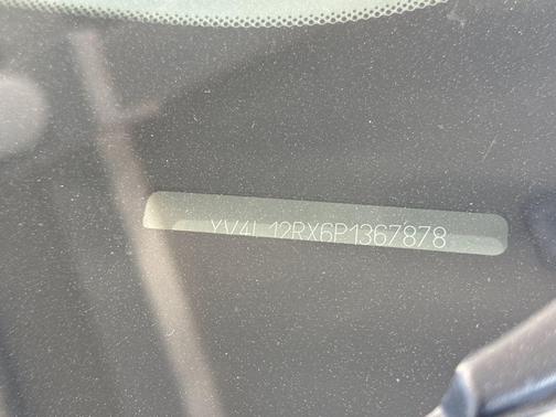 2023 Volvo XC60 B5 Ultimate Dark Theme