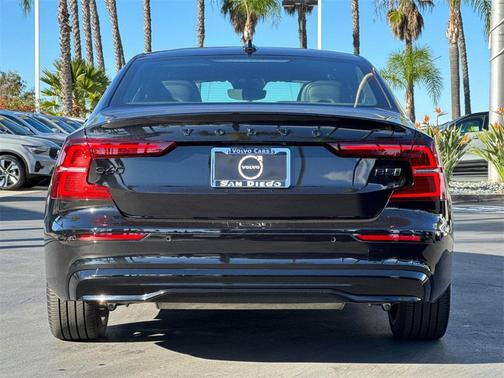 2024 Volvo S60 B5 Plus Black Edition