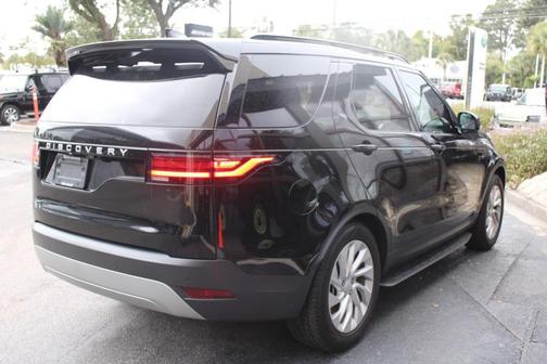 2025 Land Rover Discovery P300 S